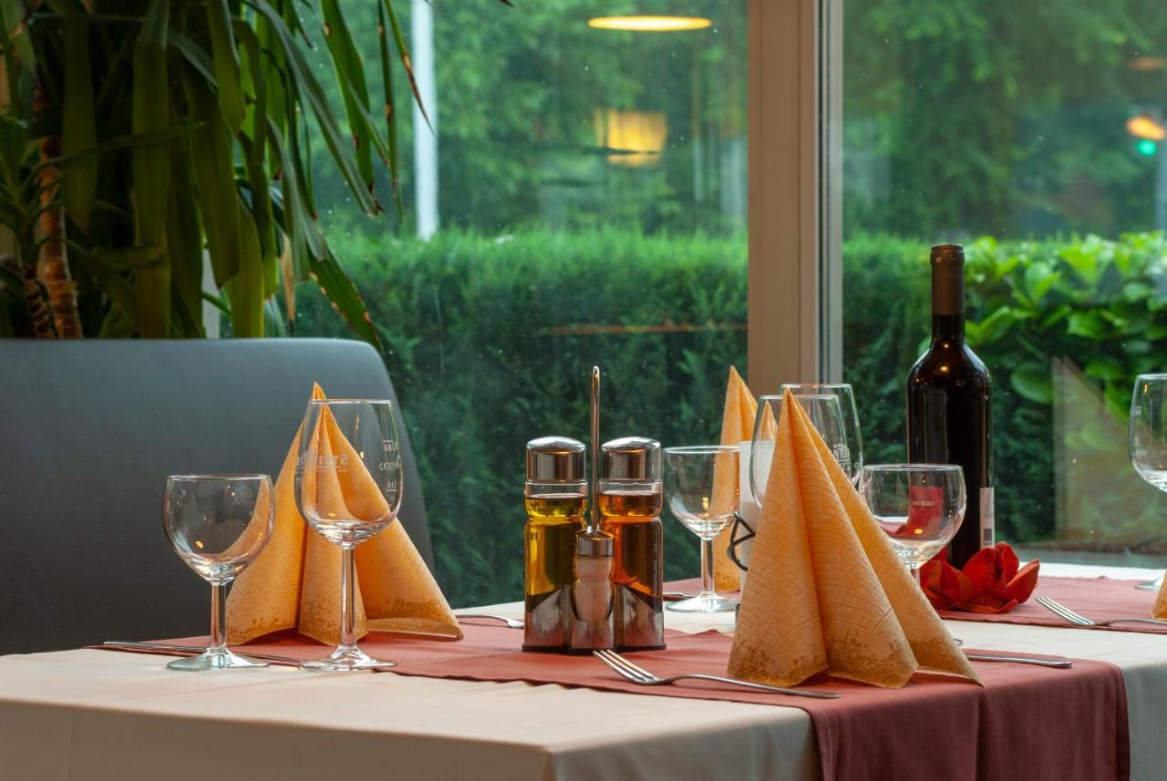 Hotel Gasthaus Zum Zecher Lindau  Ngoại thất bức ảnh